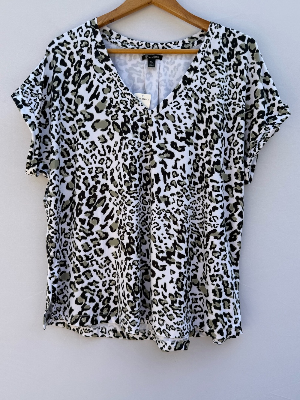 Versona Leopard Print Top, Cheetah V-Neck Tee, XL, NWT